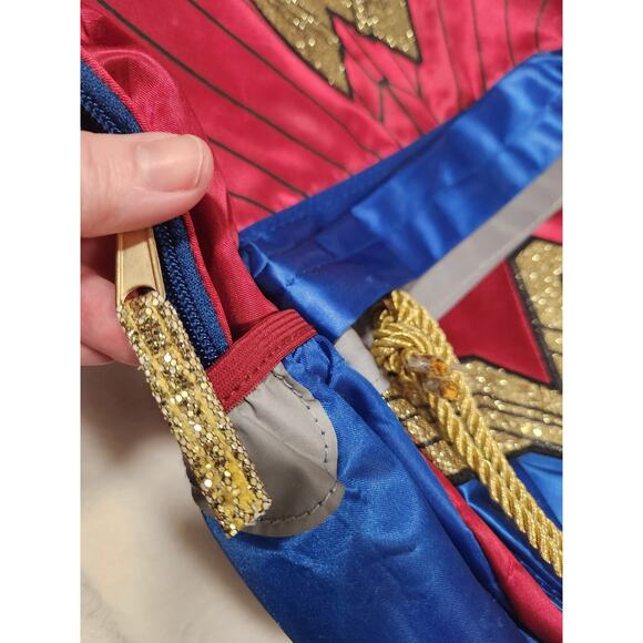 Wonder Woman backpack with gold accents - like new - Picture 7 of 7